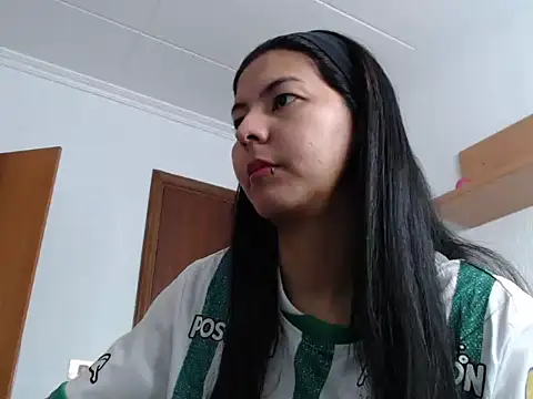 Snapshot of ZeforAitanna chatting on 03.04.26 ZeforAitanna online show from 03.04.26