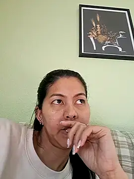 Snapshot of ZeforAitanna chatting on 03.22.26 ZeforAitanna online show from 03.22.26