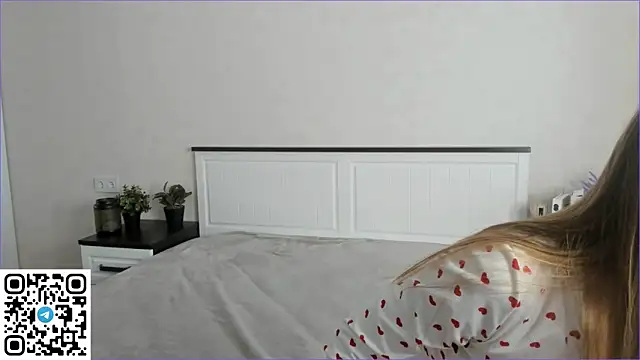 Snapshot of OnyxViper chatting on 05.29.26 OnyxViper online show from 05.29.26