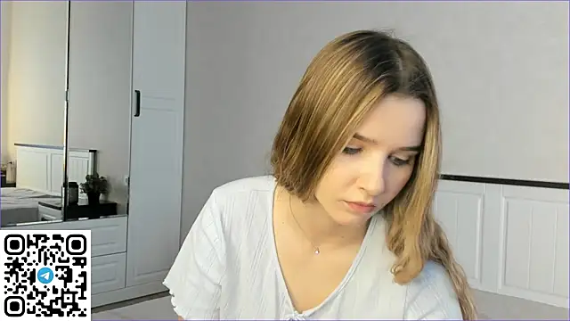 Snapshot of OnyxViper chatting on 06.06.26 OnyxViper online show from 06.06.26