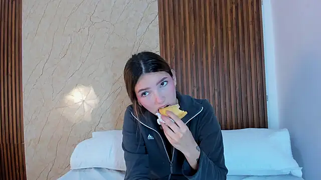 Snapshot of sarita_alexis chatting on 02.23.26 sarita alexis online show from 02.23.26