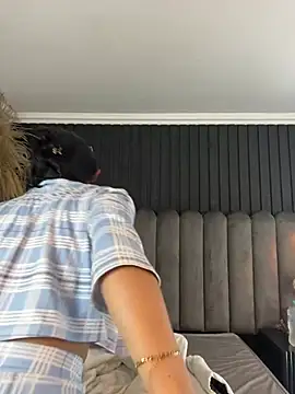 Nanda vixen  online show from 04.22.26