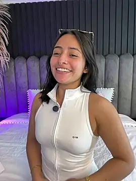 Nanda vixen  online show from 06.13.26