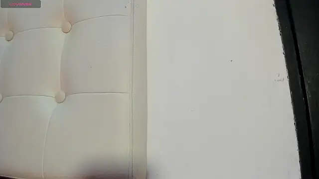 MiaEvans0 online show from 04.20.26