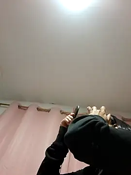 Ariana Castillo   online show from 03.04.26