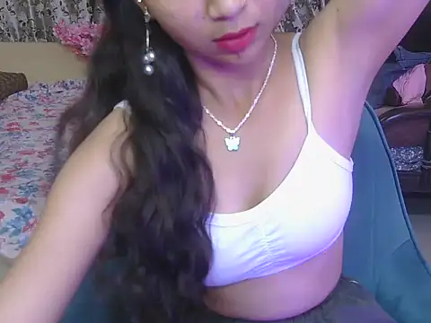 Snapshot of its-nayera chatting on 04.02.26 its-nayera online show from 04.02.26