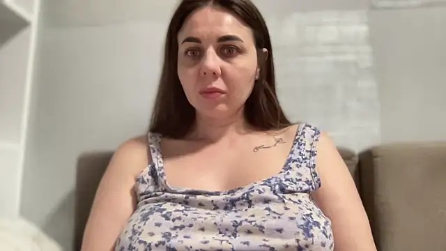 Snapshot of Darsy_Rox chatting on 06.17.26 Darsy Rox online show from 06.17.26