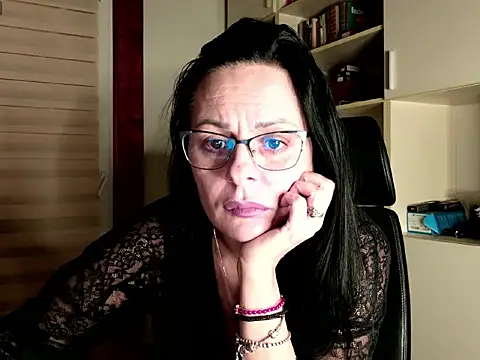 MiriamDelyn online show from 02.11.26