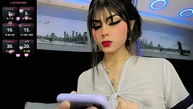 Snapshot of CuteMiaaa chatting on 06.08.26 CuteMiaaa online show from 06.08.26
