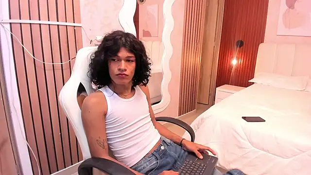 littlesweet18  online show from 02.15.26