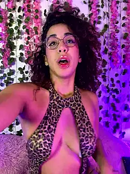 Snapshot of Woo_isDaphne chatting on 02.26.26 Woo isDaphne online show from 02.26.26