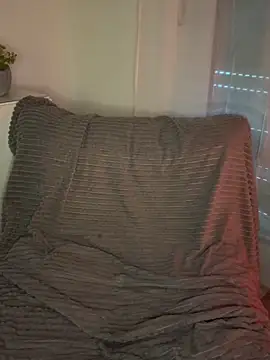 Alyssa-Schwarz online show from 05.13.26