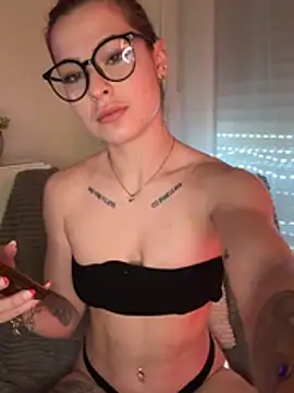 Alyssa-Schwarz online show from 05.15.26