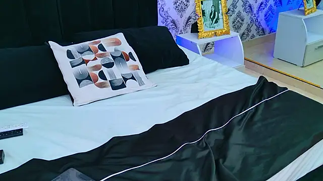 Mia Reize online show from 03.11.26