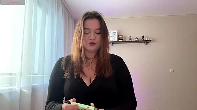 Snapshot of GuillerminaHotze chatting on 03.07.26 GuillerminaHotze online show from 03.07.26