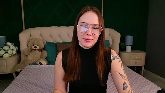 Arielle Vade online show from 04.23.26