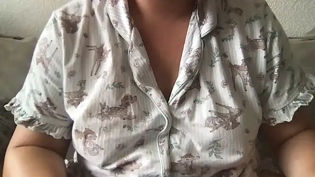 FlirtyFrayaXX online show from 06.19.26
