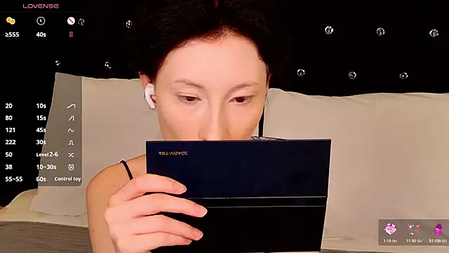 roxy morrison x online show from 08.03.26