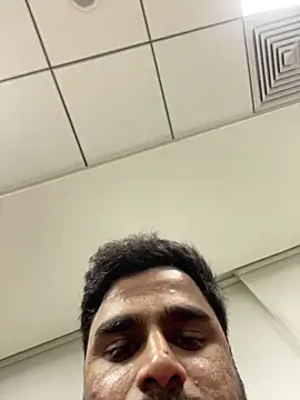 Snapshot of hassuniii chatting on 02.10.26 hassuniii online show from 02.10.26