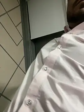 Snapshot of hassuniii chatting on 02.25.26 hassuniii online show from 02.25.26