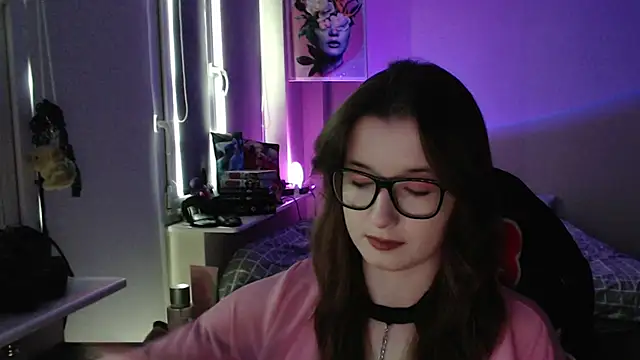 LunaXcherry online show from 04.28.26