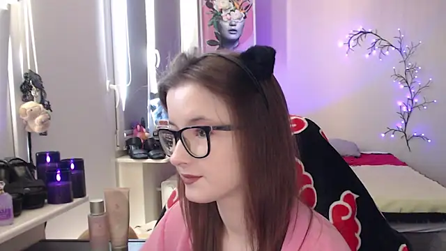 LunaXcherry online show from 05.02.26