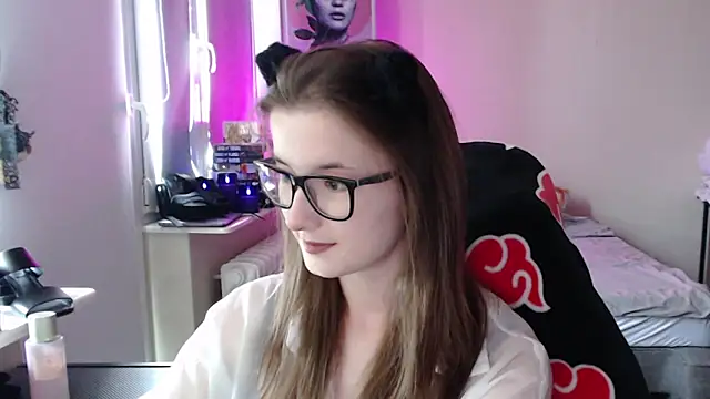 Snapshot of LunaXcherry chatting on 06.11.26 LunaXcherry online show from 06.11.26