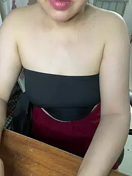 Strawberry-wet online show from 05.02.26