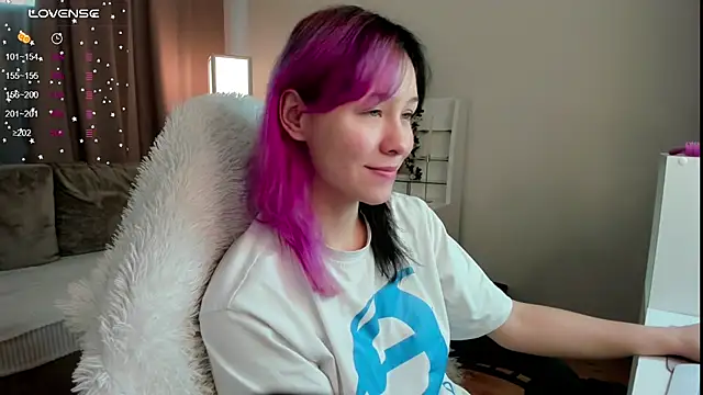 EmilyTrase online show from 07.04.26
