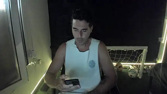 Snapshot of joaquin420_hot chatting on 06.18.26 joaquin420 hot online show from 06.18.26