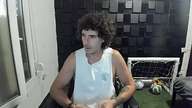 Snapshot of joaquin420_hot chatting on 06.27.26 joaquin420 hot online show from 06.27.26