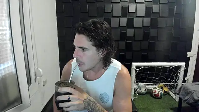 Snapshot of joaquin420_hot chatting on 06.28.26 joaquin420 hot online show from 06.28.26