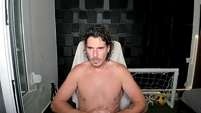 Snapshot of joaquin420_hot chatting on 07.06.26 joaquin420 hot online show from 07.06.26
