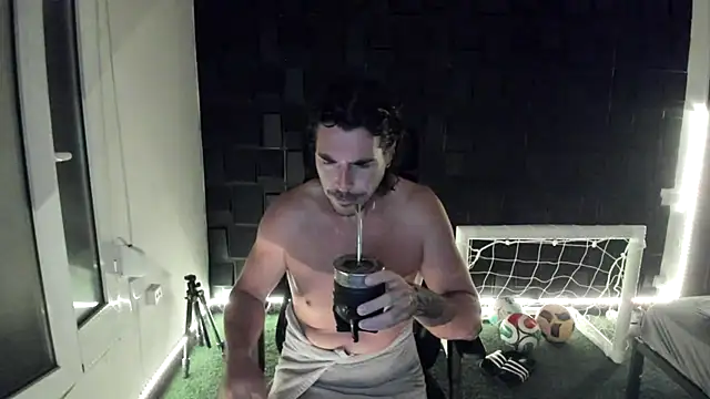 Snapshot of joaquin420_hot chatting on 07.08.26 joaquin420 hot online show from 07.08.26