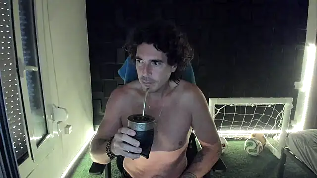 Snapshot of joaquin420_hot chatting on 07.17.26 joaquin420 hot online show from 07.17.26