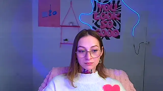 Esmi Winter online show from 02.22.26