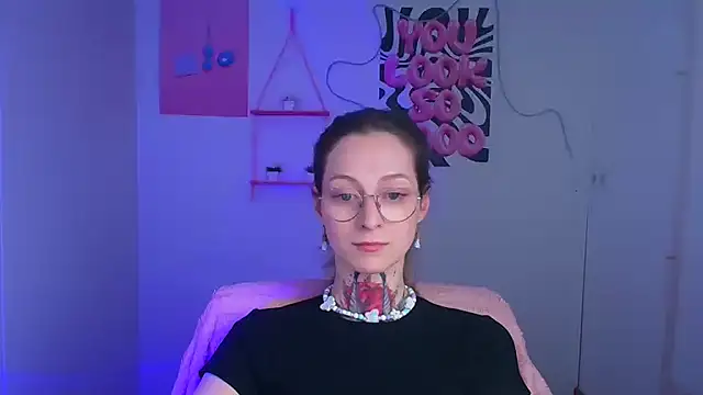 Esmi Winter online show from 04.20.26