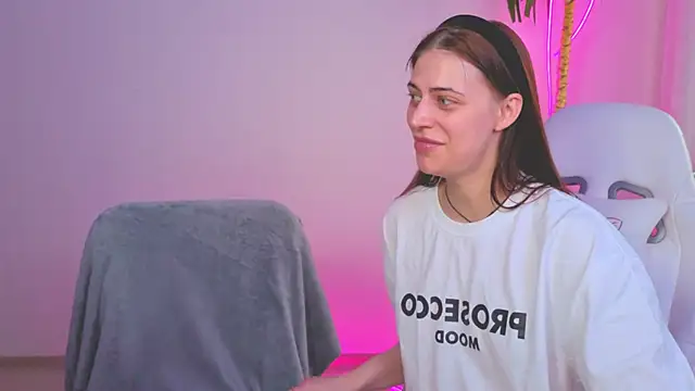 Sofia Plump online show from 04.21.26