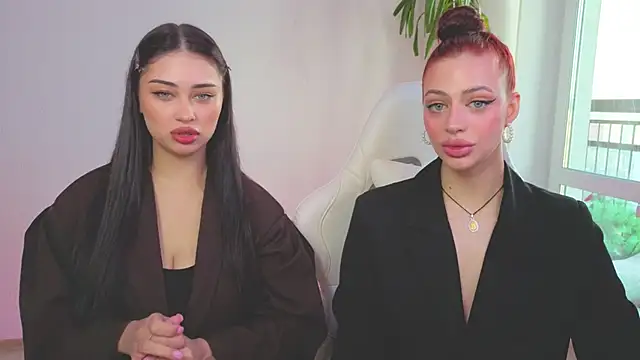 Sofia Plump online show from 04.25.26
