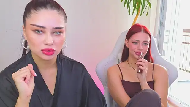 Sofia Plump online show from 04.30.26