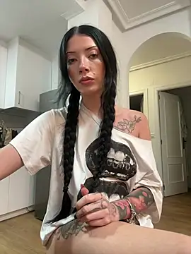 Karmenlovex online show from 04.25.26