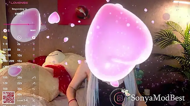 Snapshot of Sonya-Love chatting on 03.29.26 Sonya-Love online show from 03.29.26