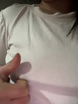 Snapshot of Myna-x chatting on 03.05.26 Myna-x online show from 03.05.26