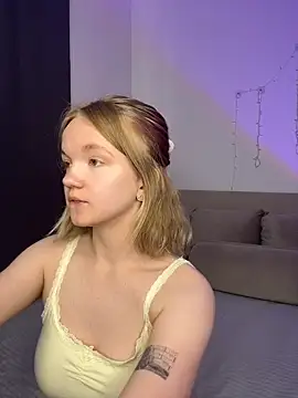 Snapshot of StellaBunny chatting on 05.28.26 StellaBunny online show from 05.28.26