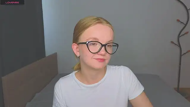 Snapshot of StellaBunny chatting on 07.27.26 StellaBunny online show from 07.27.26