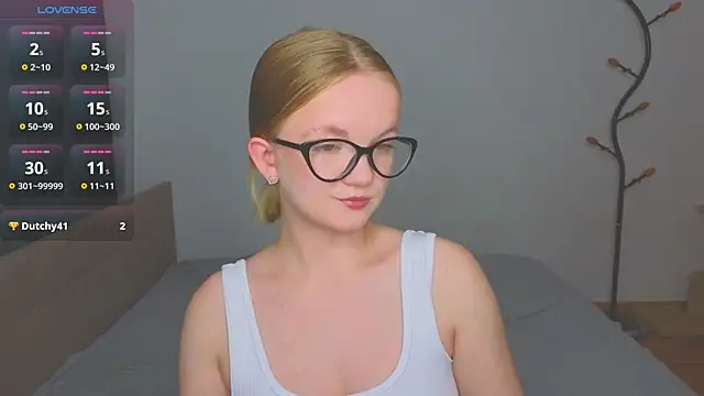 Snapshot of StellaBunny chatting on 07.27.26 StellaBunny online show from 07.27.26