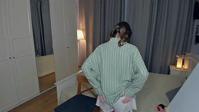 LavenderMitten online show from 03.09.26