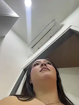Hannah-Prada online show from 07.24.26