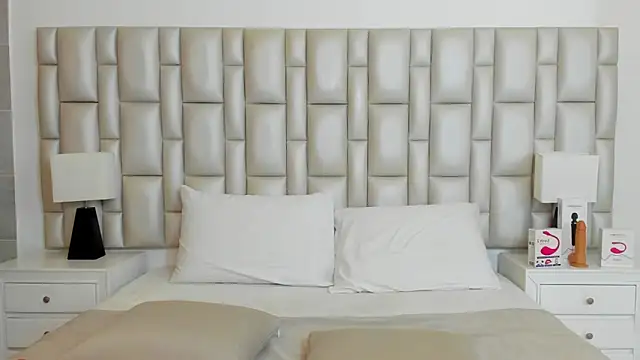 paola katy dicks online show from 02.27.25