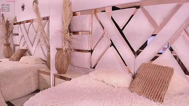 Evadne Stein online show from 02.11.26